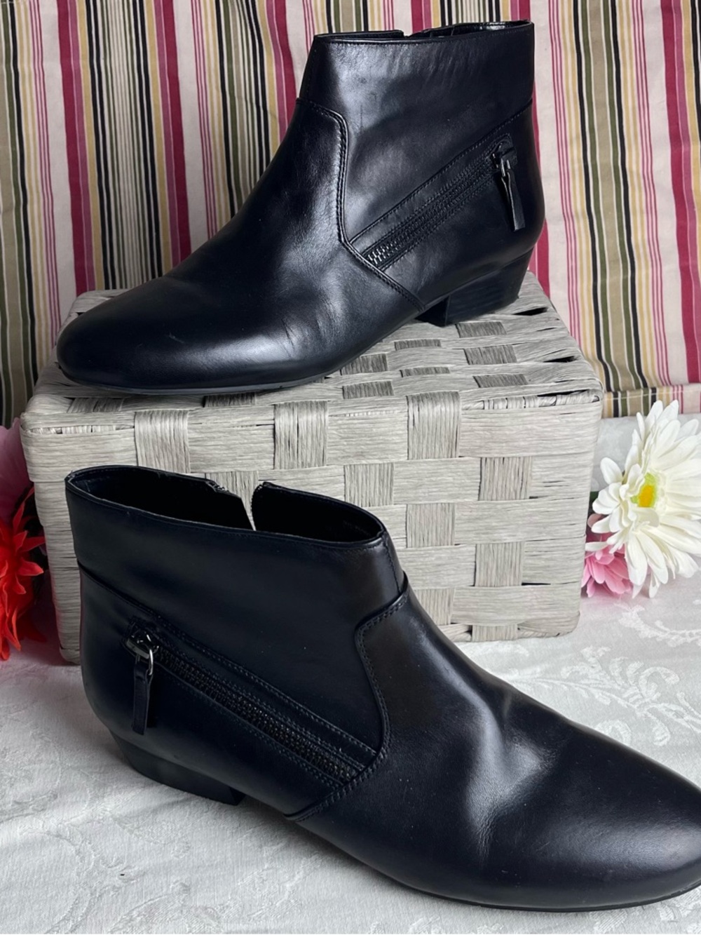 Nine West Womens Booties Size 9.5 M Black Leather Zip Up Ankle Block Heel